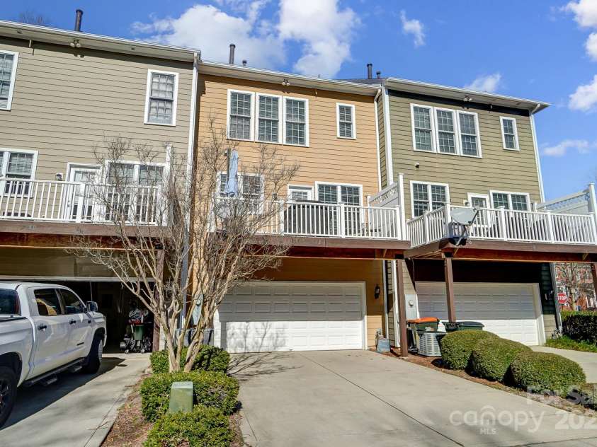 582 Sixth Baxter Crossing, Fort Mill, SC 29708.  MLS# CAR4227225, YatesRealty ID 4563. 