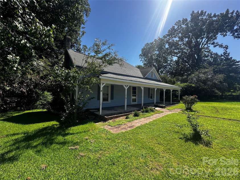 3914 Woodlawn Street, Sharon, SC 29742.  MLS# CAR4416015, YatesRealty ID 45630. 