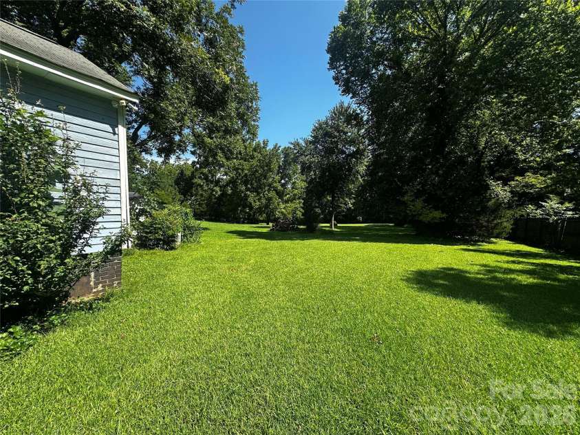 3914 Woodlawn Street, Sharon, SC 29742.  MLS# CAR4416015, YatesRealty ID 45630. 
