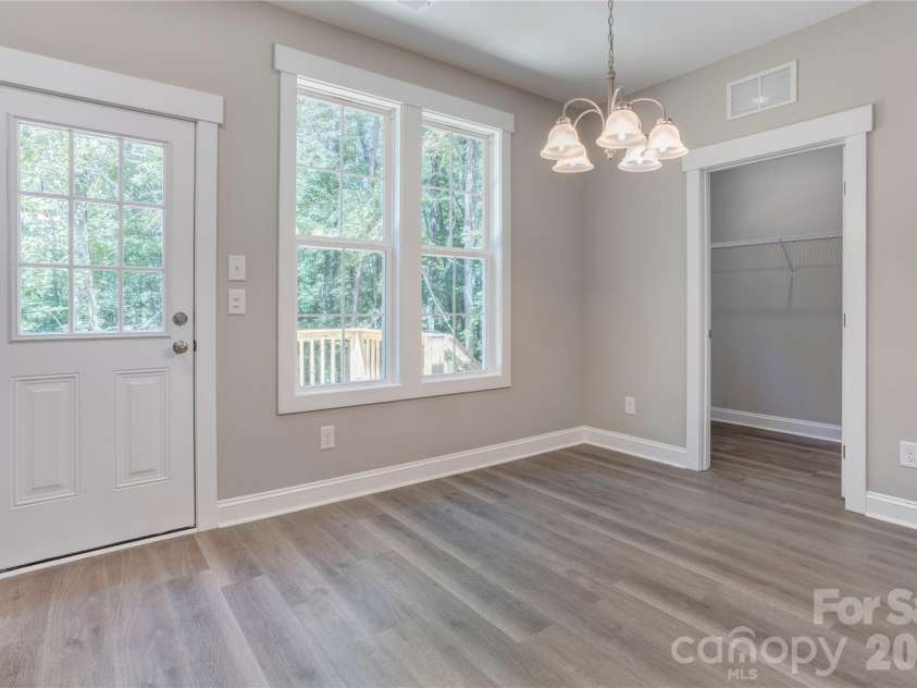 496 Fisk Street, Concord, NC 28027.  MLS# CAR4416068, YatesRealty ID 45635. Breakfast Area