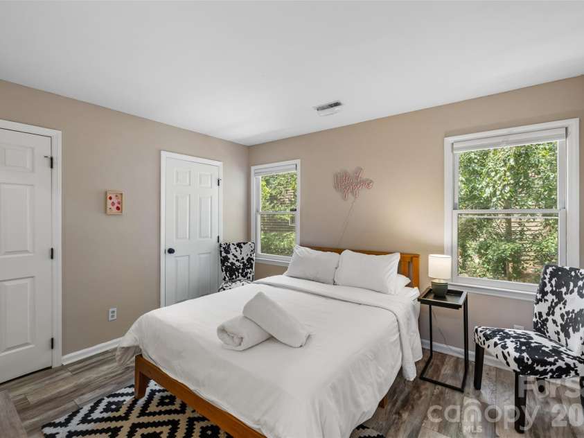 3520 Colony Crossing Drive, Charlotte, NC 28226.  MLS# CAR4416668, YatesRealty ID 45636. 