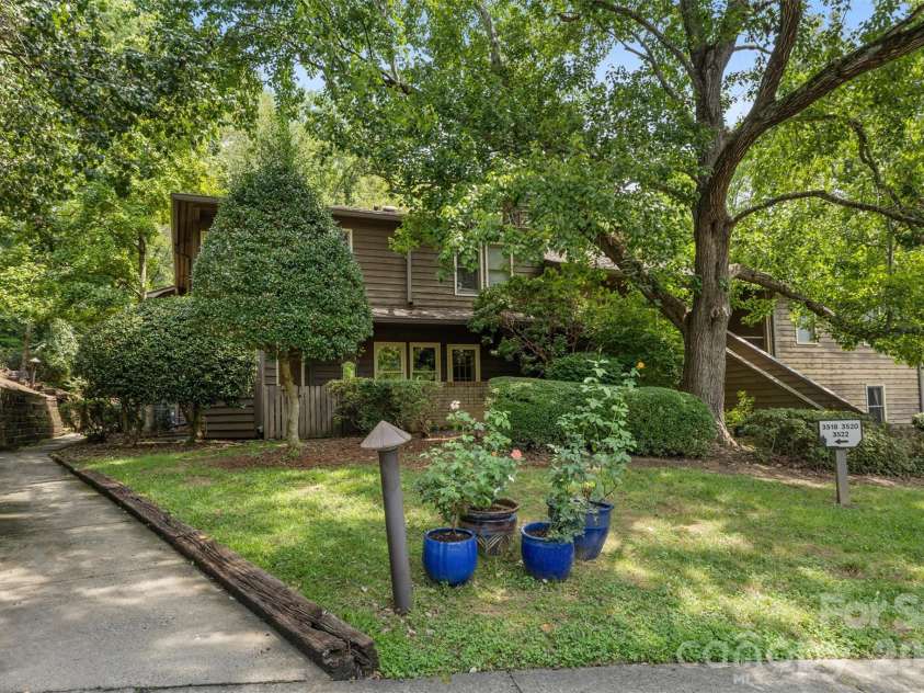 3520 Colony Crossing Drive, Charlotte, NC 28226.  MLS# CAR4416668, YatesRealty ID 45636. 