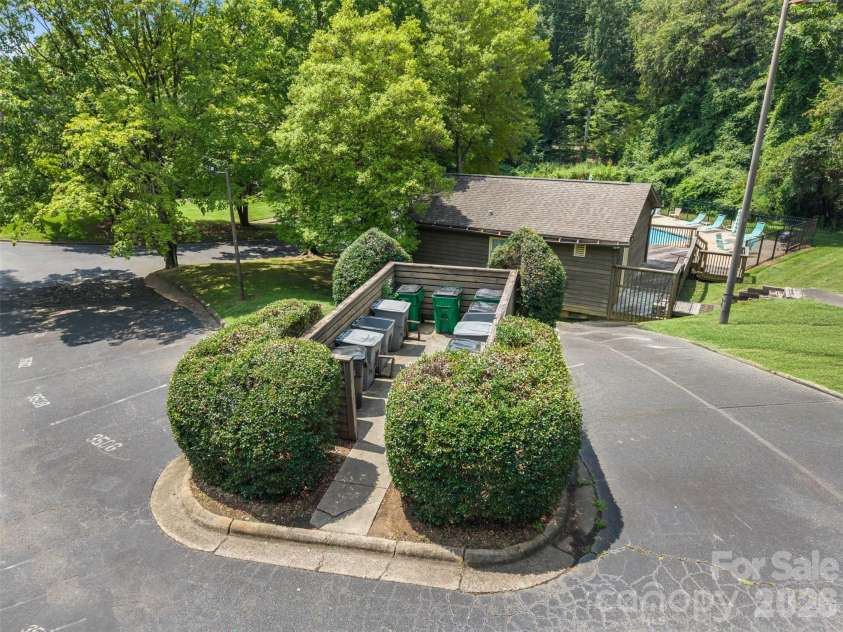 3520 Colony Crossing Drive, Charlotte, NC 28226.  MLS# CAR4416668, YatesRealty ID 45636. 