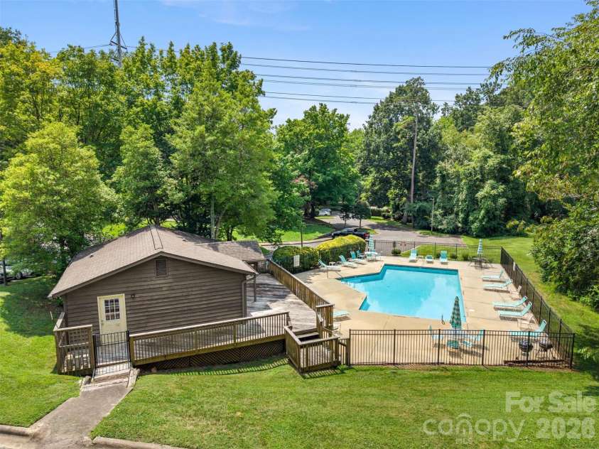 3520 Colony Crossing Drive, Charlotte, NC 28226.  MLS# CAR4416668, YatesRealty ID 45636. 
