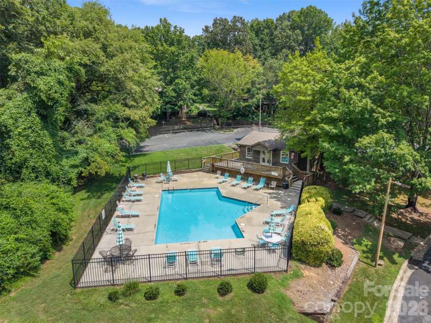 3520 Colony Crossing Drive, Charlotte, NC 28226.  MLS# CAR4416668, YatesRealty ID 45636. 