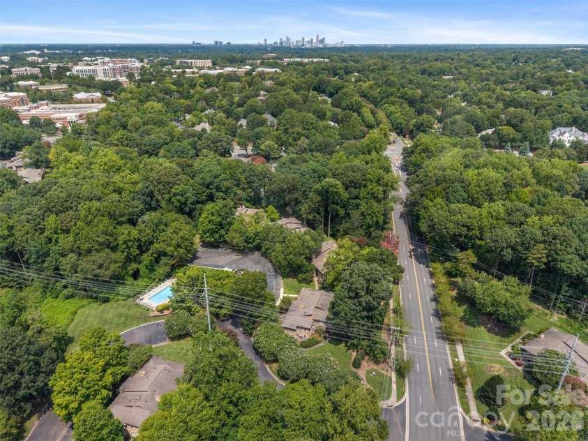 3520 Colony Crossing Drive, Charlotte, NC 28226.  MLS# CAR4416668, YatesRealty ID 45636. 