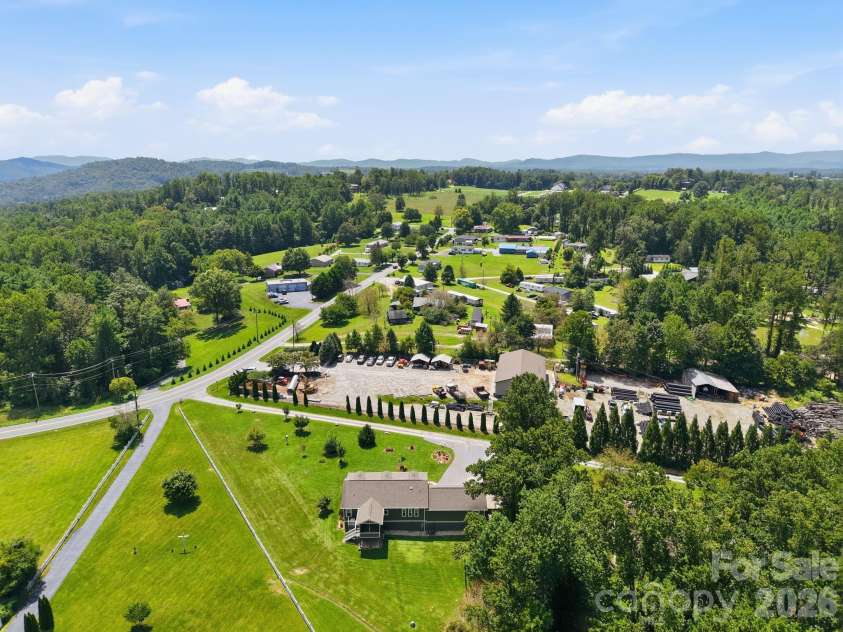 60 Shacoba Lane, Hendersonville, NC 28792.  MLS# CAR4416430, YatesRealty ID 45637. 