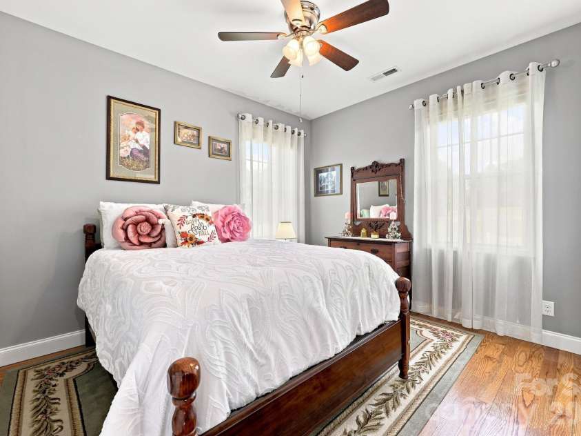 60 Shacoba Lane, Hendersonville, NC 28792.  MLS# CAR4416430, YatesRealty ID 45637. 