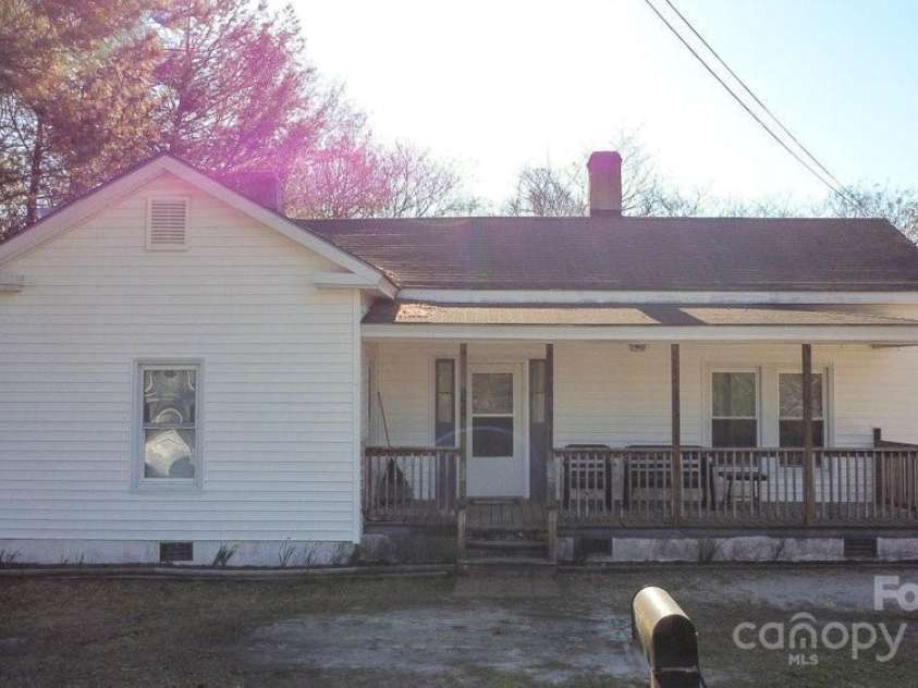 306 4th Street, Pinetops, NC 27864.  MLS# CAR4231549, YatesRealty ID 4564. 