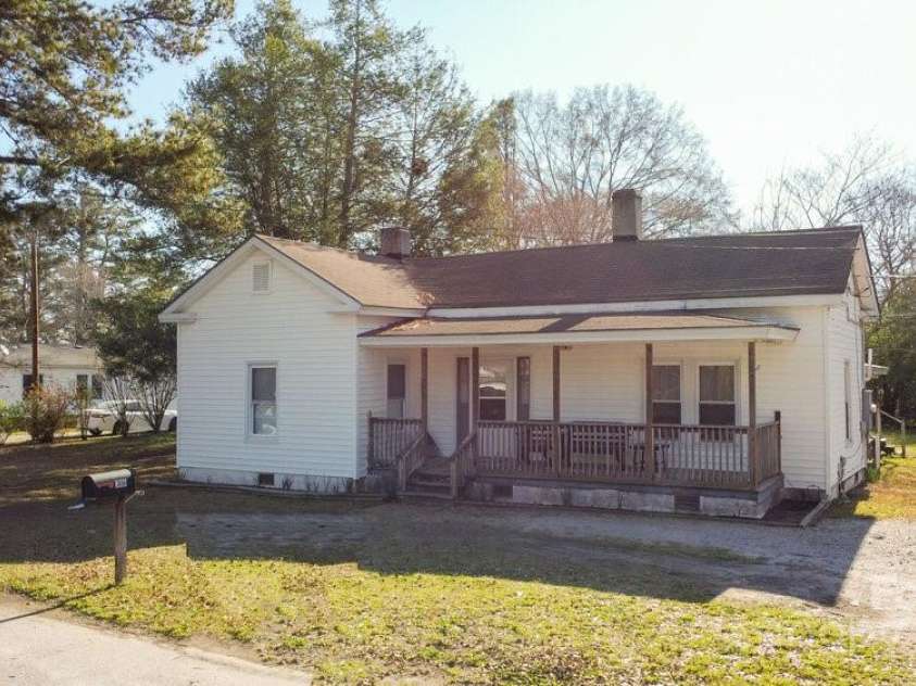 306 4th Street, Pinetops, NC 27864.  MLS# CAR4231549, YatesRealty ID 4564. 