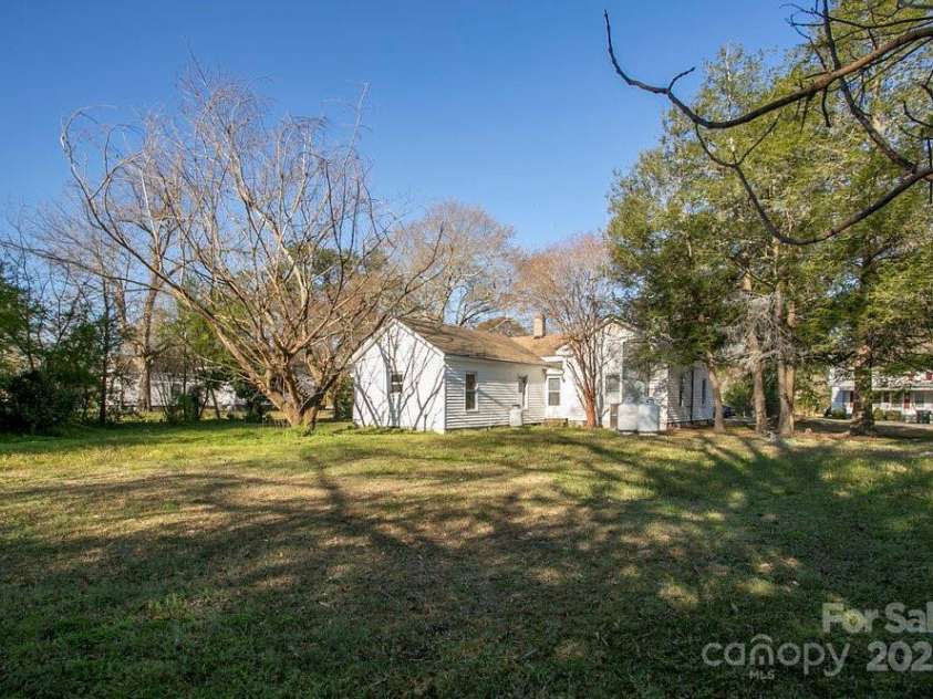 306 4th Street, Pinetops, NC 27864.  MLS# CAR4231549, YatesRealty ID 4564. 