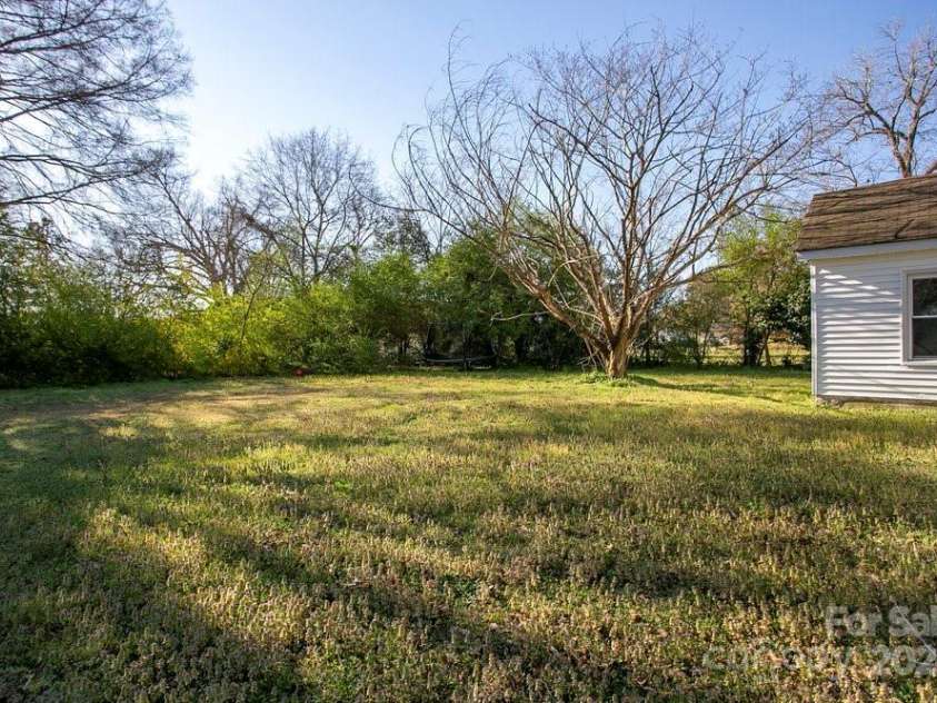 306 4th Street, Pinetops, NC 27864.  MLS# CAR4231549, YatesRealty ID 4564. 