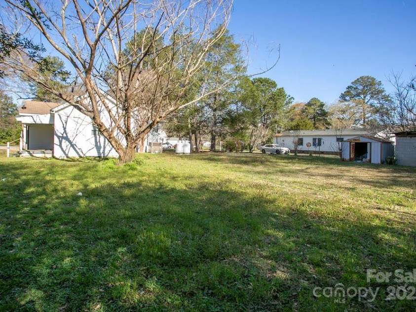 306 4th Street, Pinetops, NC 27864.  MLS# CAR4231549, YatesRealty ID 4564. 