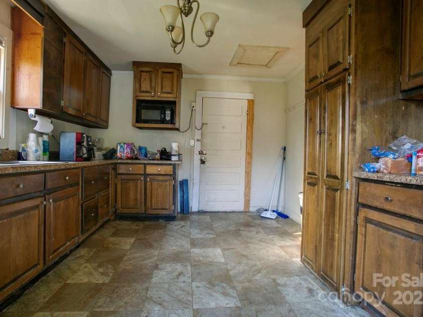 306 4th Street, Pinetops, NC 27864.  MLS# CAR4231549, YatesRealty ID 4564. 