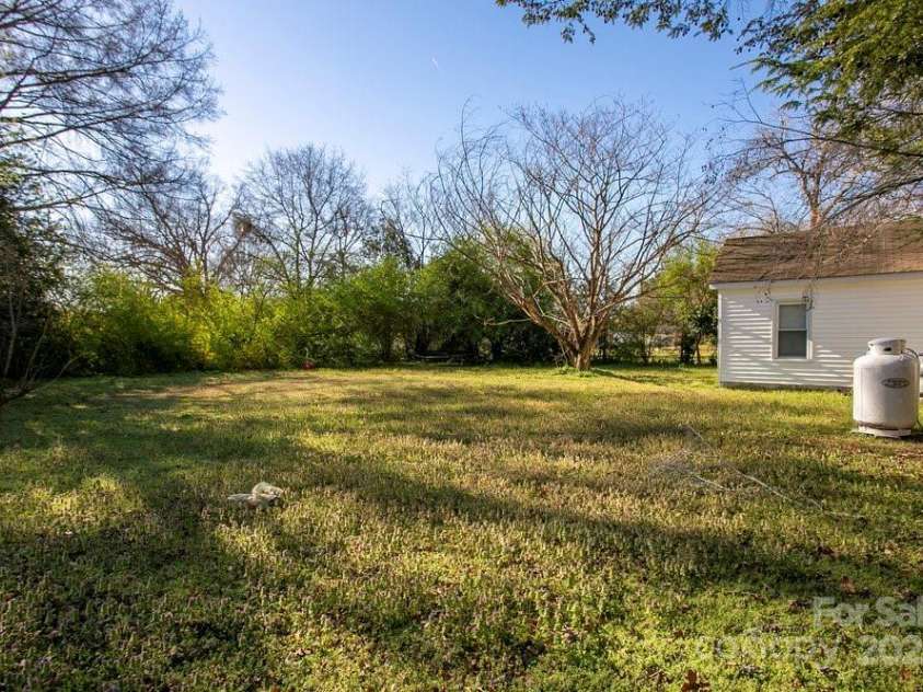 306 4th Street, Pinetops, NC 27864.  MLS# CAR4231549, YatesRealty ID 4564. 