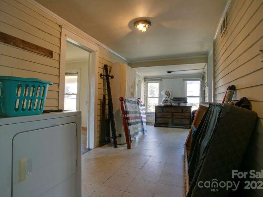 306 4th Street, Pinetops, NC 27864.  MLS# CAR4231549, YatesRealty ID 4564. 