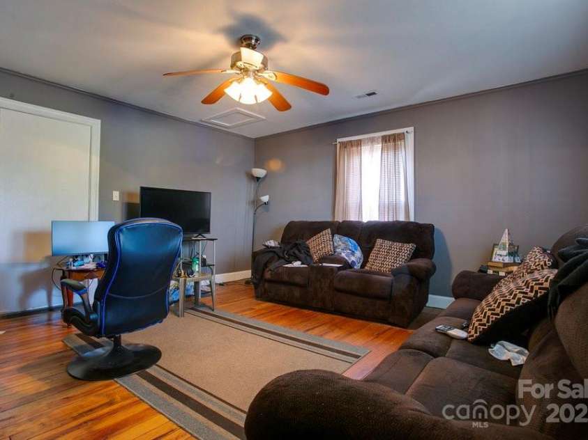 306 4th Street, Pinetops, NC 27864.  MLS# CAR4231549, YatesRealty ID 4564. 