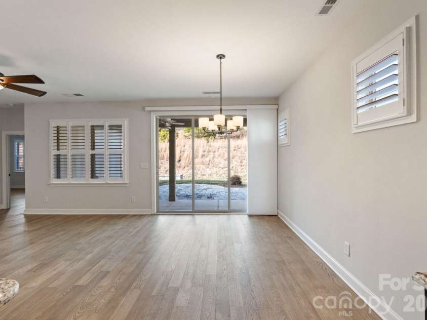 4995 Looking Glass Trail, Denver, NC 28037.  MLS# CAR4333286, YatesRealty ID 4564. Dining area