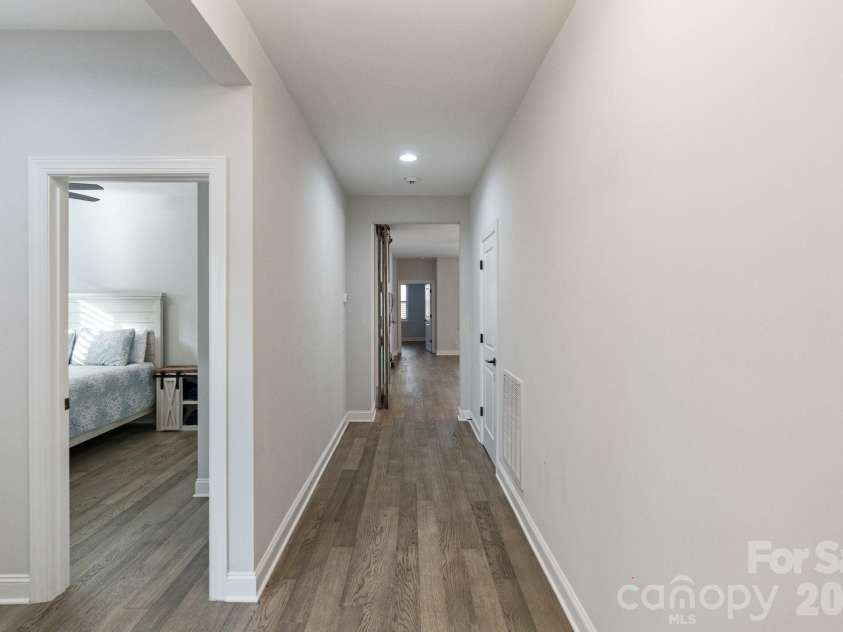 4995 Looking Glass Trail, Denver, NC 28037.  MLS# CAR4333286, YatesRealty ID 4564. Hallway leading to kitchen