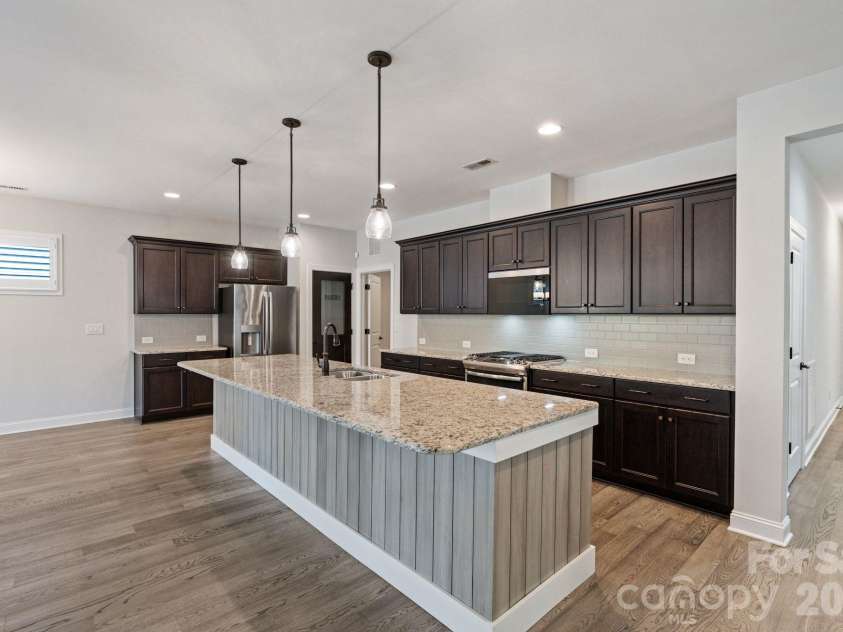 4995 Looking Glass Trail, Denver, NC 28037.  MLS# CAR4333286, YatesRealty ID 4564. Kitchen