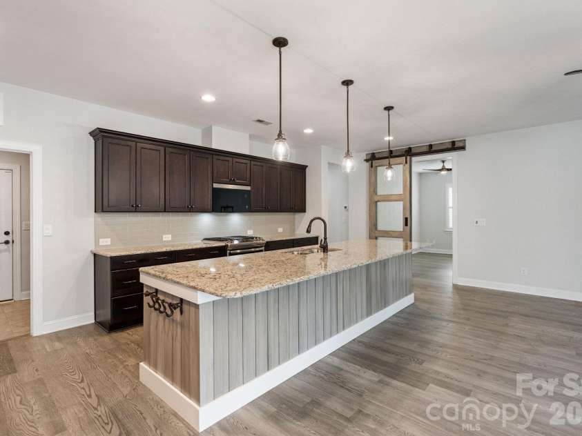 4995 Looking Glass Trail, Denver, NC 28037.  MLS# CAR4333286, YatesRealty ID 4564. Kitchen