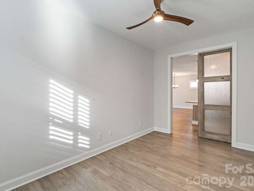 4995 Looking Glass Trail, Denver, NC 28037.  MLS# CAR4333286, YatesRealty ID 4564. Office/flex space