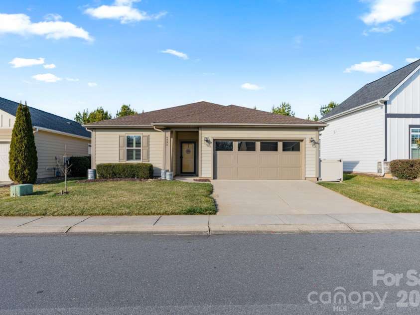 4995 Looking Glass Trail, Denver, NC 28037.  MLS# CAR4333286, YatesRealty ID 4564. Street view/front of home