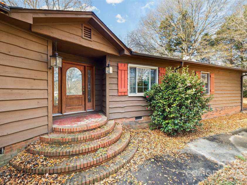 6233 Providence Court, Concord, NC 28027.  MLS# CAR4331518, YatesRealty ID 4564. 