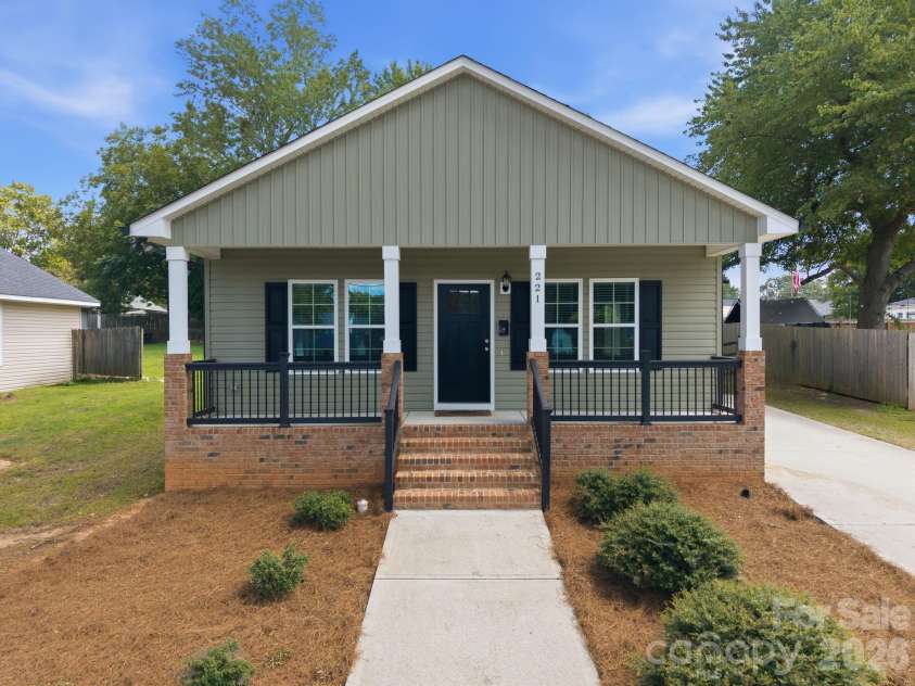 221 York Avenue, Kannapolis, NC 28083.  MLS# CAR4412736, YatesRealty ID 45642. 