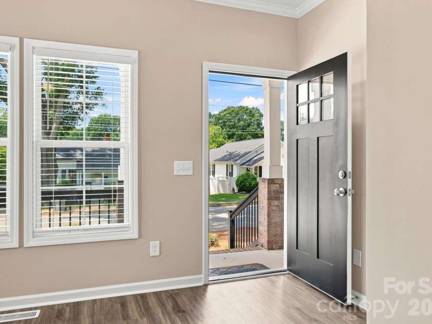 221 York Avenue, Kannapolis, NC 28083.  MLS# CAR4412736, YatesRealty ID 45642. 