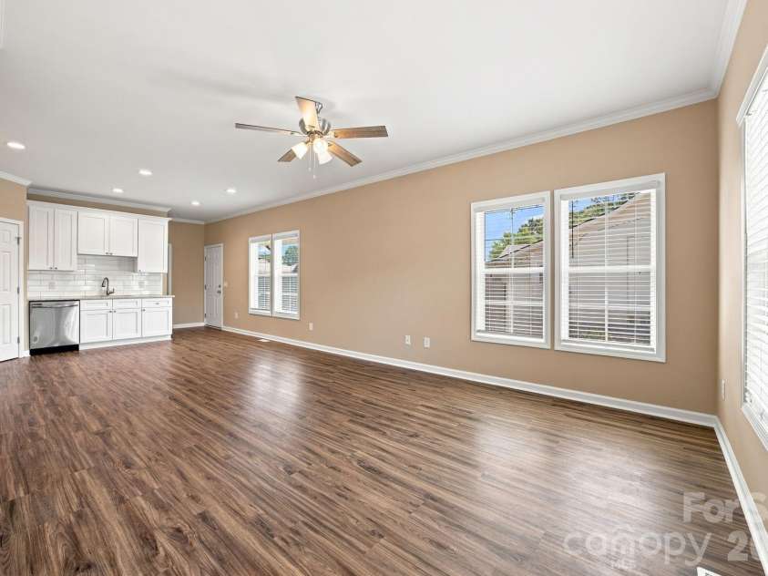 221 York Avenue, Kannapolis, NC 28083.  MLS# CAR4412736, YatesRealty ID 45642. 