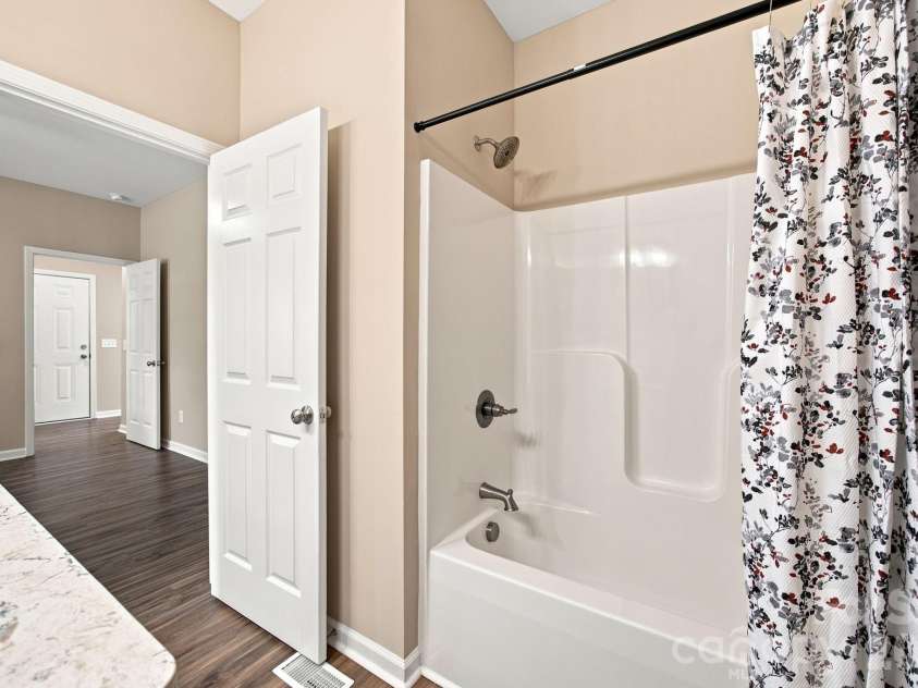 221 York Avenue, Kannapolis, NC 28083.  MLS# CAR4412736, YatesRealty ID 45642. 