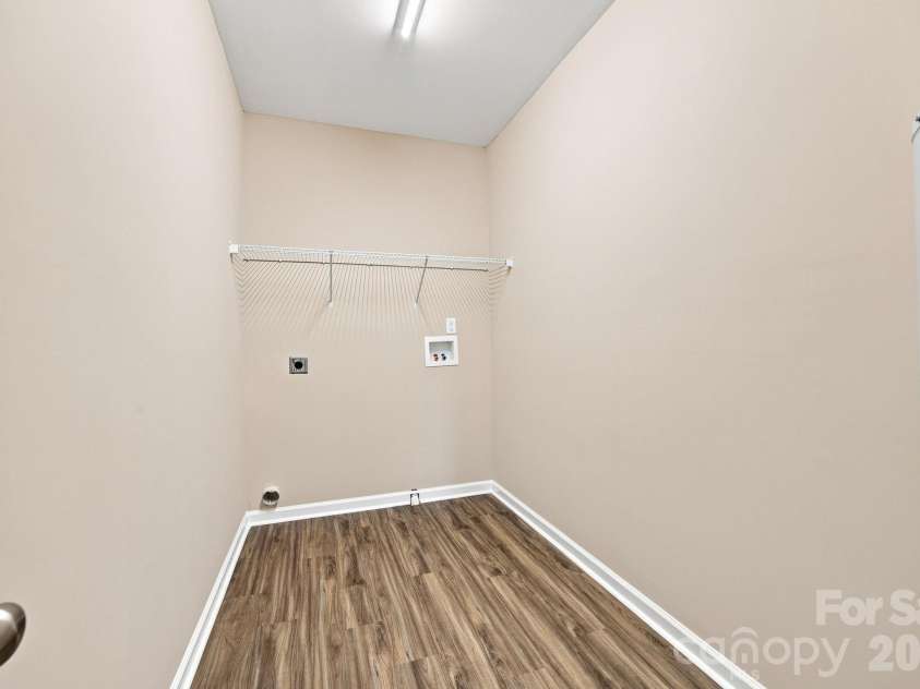 221 York Avenue, Kannapolis, NC 28083.  MLS# CAR4412736, YatesRealty ID 45642. 