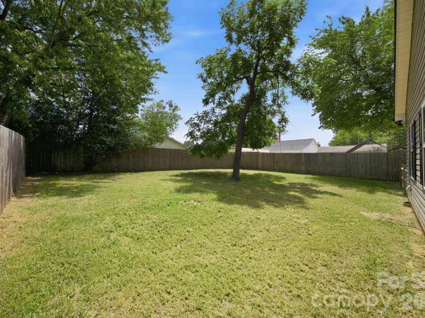 221 York Avenue, Kannapolis, NC 28083.  MLS# CAR4412736, YatesRealty ID 45642. 