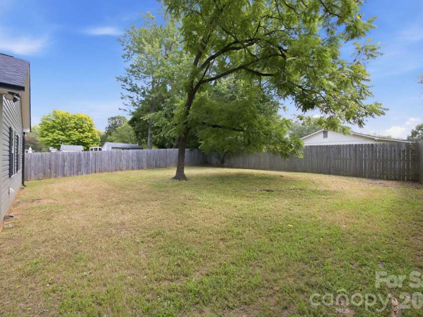 221 York Avenue, Kannapolis, NC 28083.  MLS# CAR4412736, YatesRealty ID 45642. 