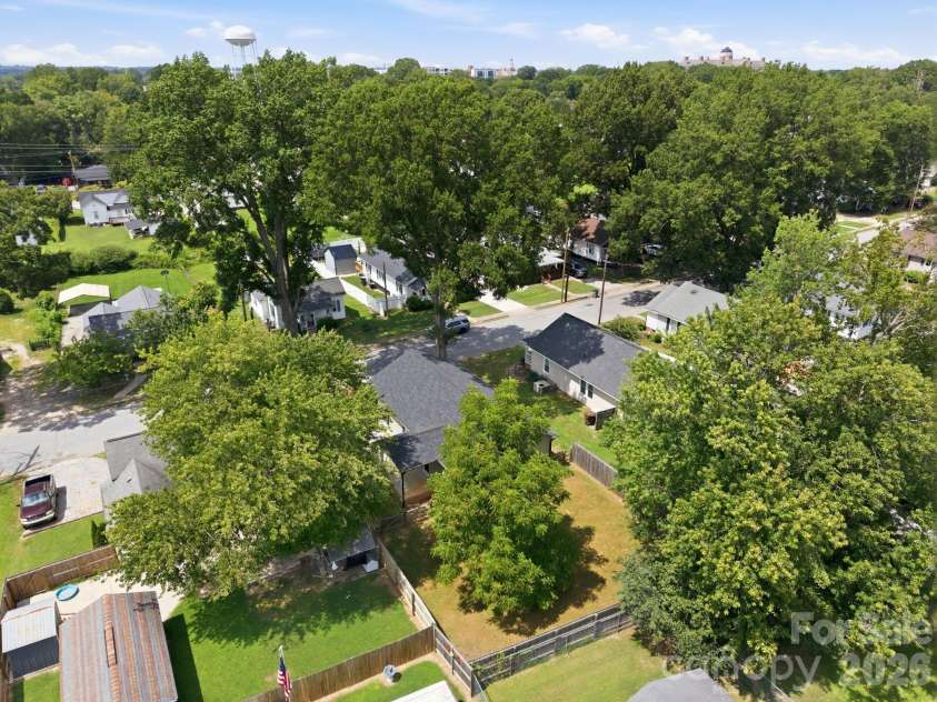 221 York Avenue, Kannapolis, NC 28083.  MLS# CAR4412736, YatesRealty ID 45642. 