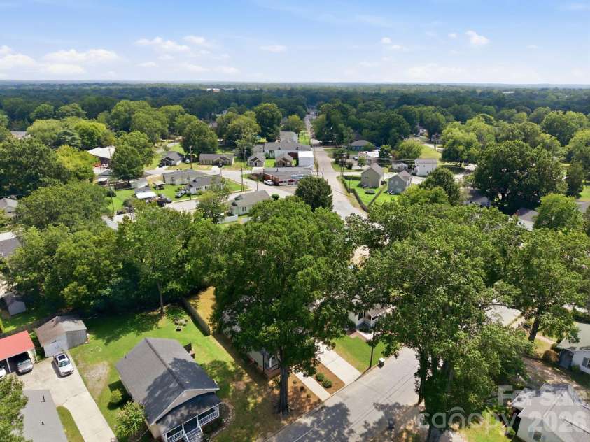221 York Avenue, Kannapolis, NC 28083.  MLS# CAR4412736, YatesRealty ID 45642. 
