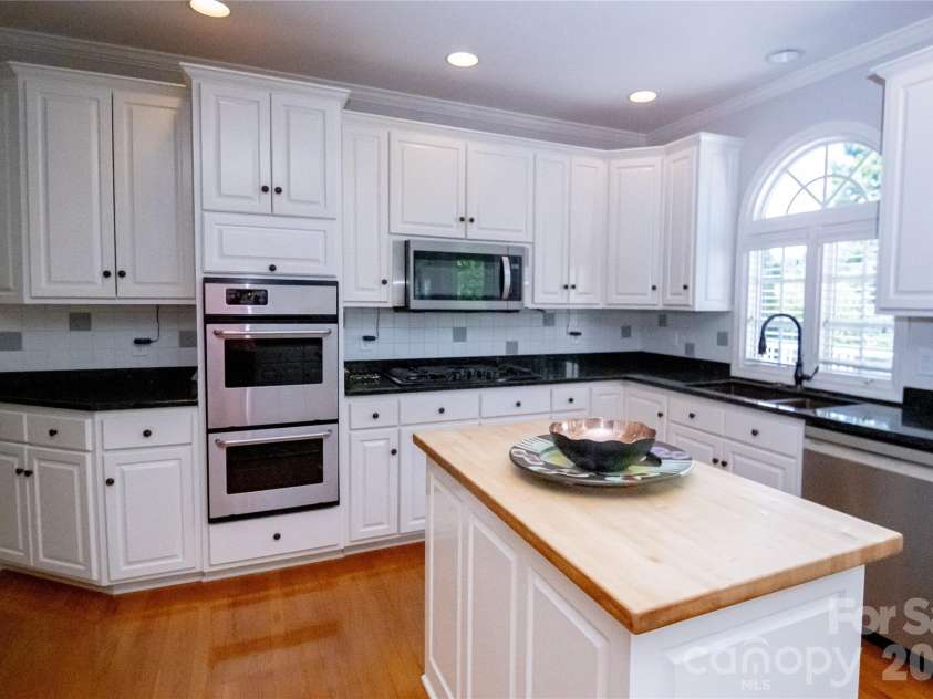 1563 Calls Lodge Court, Morganton, NC 28655.  MLS# CAR4416691, YatesRealty ID 45643. 