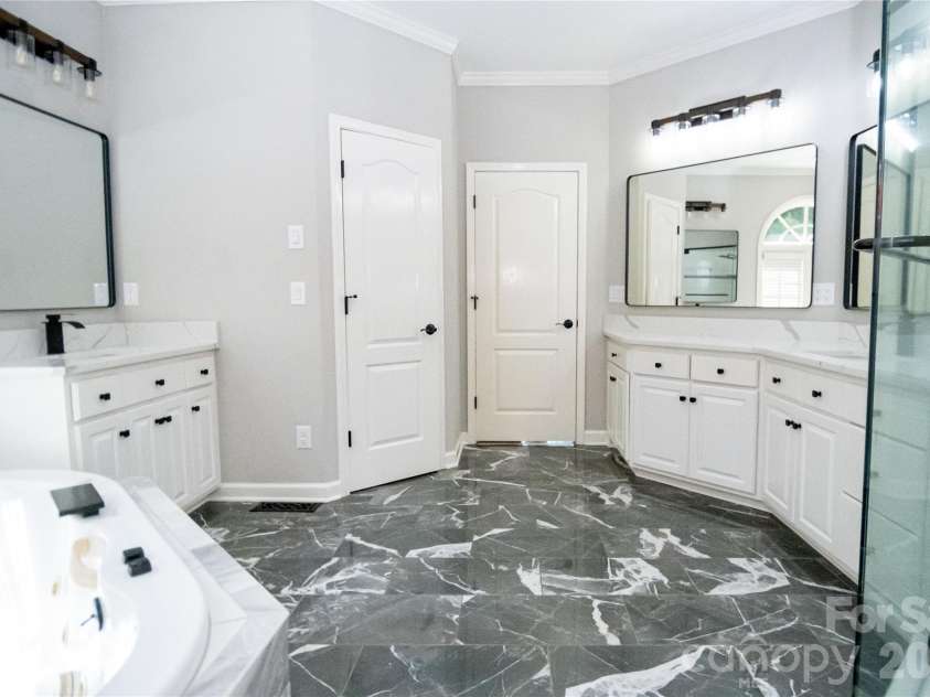 1563 Calls Lodge Court, Morganton, NC 28655.  MLS# CAR4416691, YatesRealty ID 45643. 