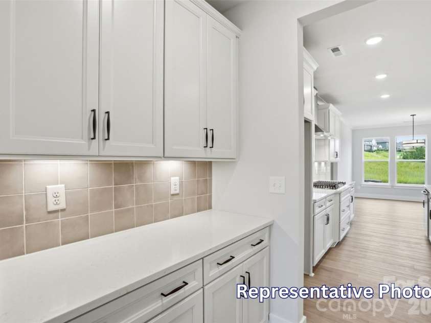 5213 Devonshire Road, Denver, NC 28037.  MLS# CAR4416675, YatesRealty ID 45644. Butlers Pantry