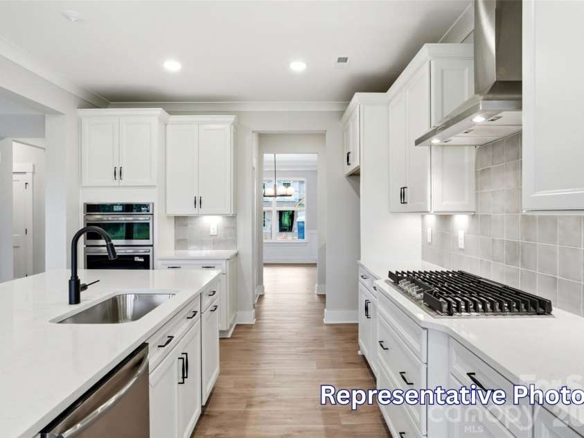 5213 Devonshire Road, Denver, NC 28037.  MLS# CAR4416675, YatesRealty ID 45644. Kitchen