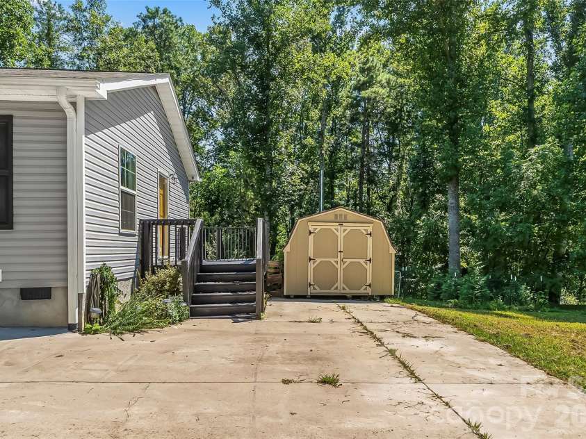 318 Souther Road, Fletcher, NC 28732.  MLS# CAR4414028, YatesRealty ID 45646. 