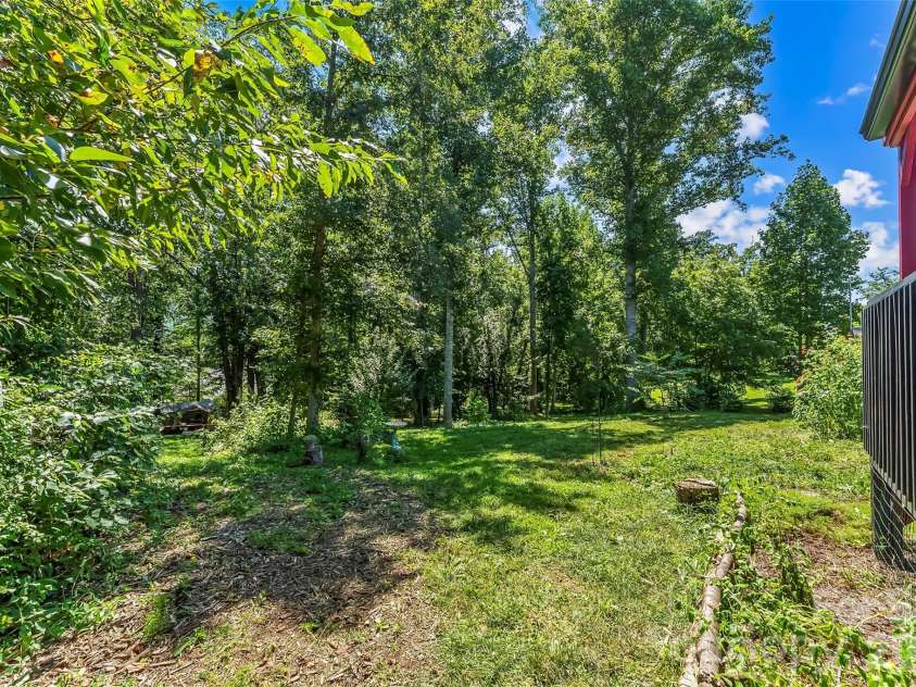 318 Souther Road, Fletcher, NC 28732.  MLS# CAR4414028, YatesRealty ID 45646. 