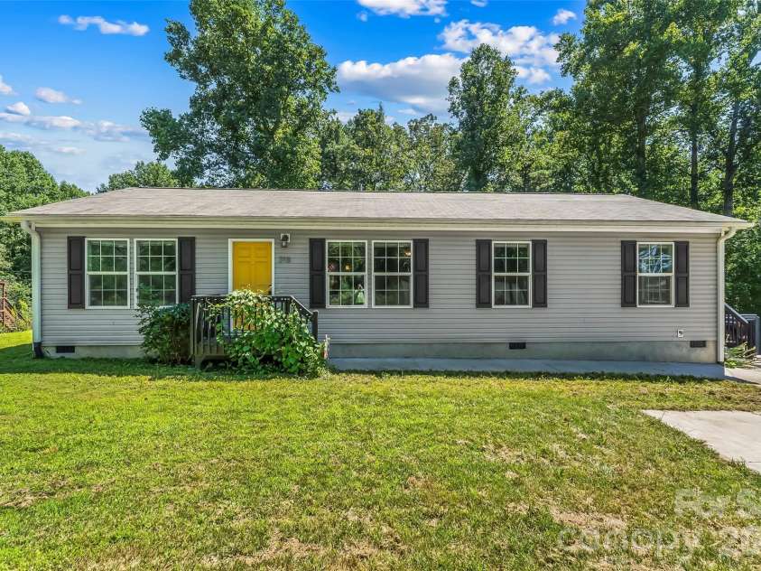 318 Souther Road, Fletcher, NC 28732.  MLS# CAR4414028, YatesRealty ID 45646. 