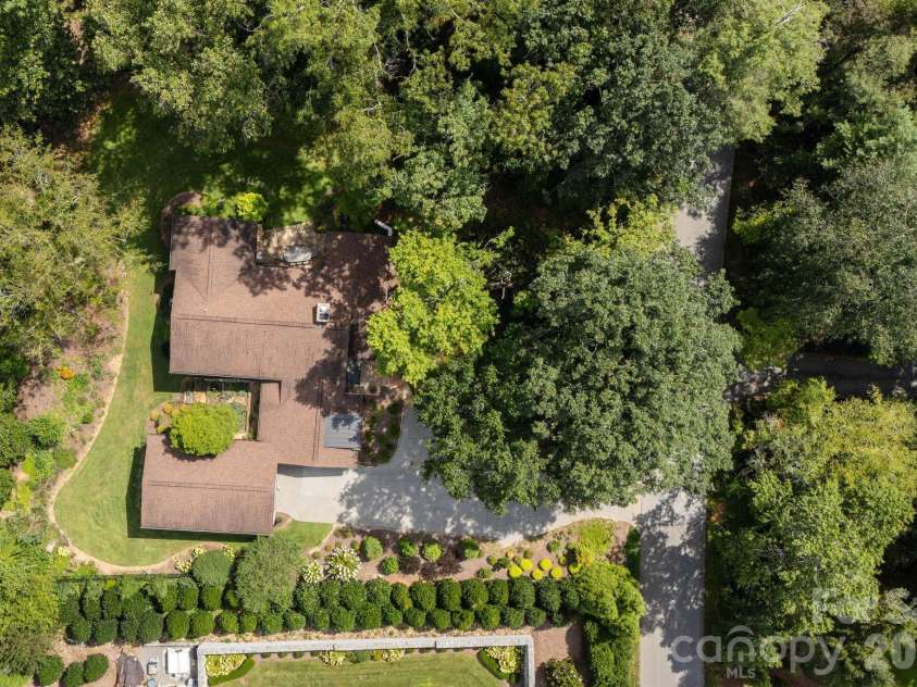 28 Forest Road, Asheville, NC 28803.  MLS# CAR4361641, YatesRealty ID 45647. 28 Forest Road