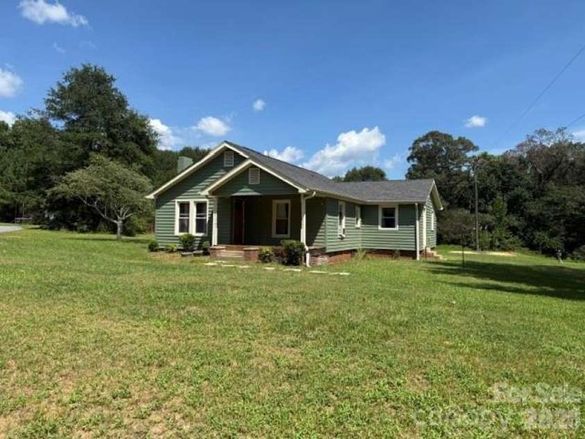 418 We Padgett Road, Bostic, NC 28018.  MLS# CAR4416678, YatesRealty ID 45648. 