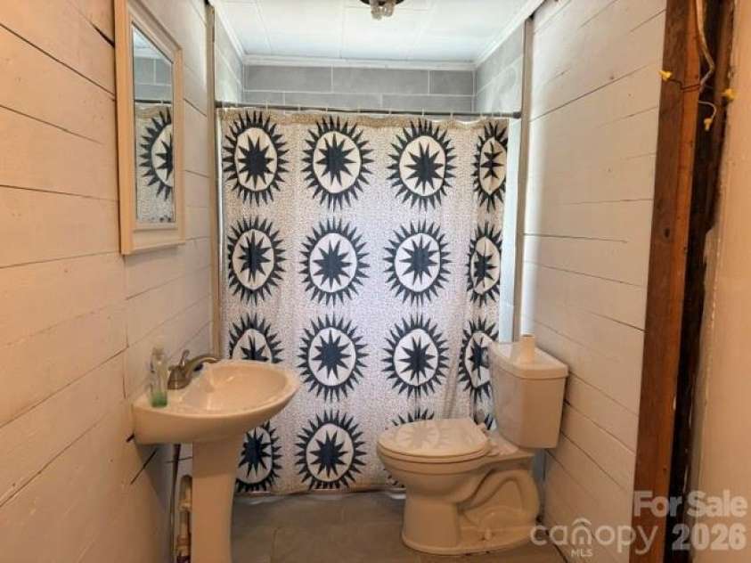 418 We Padgett Road, Bostic, NC 28018.  MLS# CAR4416678, YatesRealty ID 45648. 