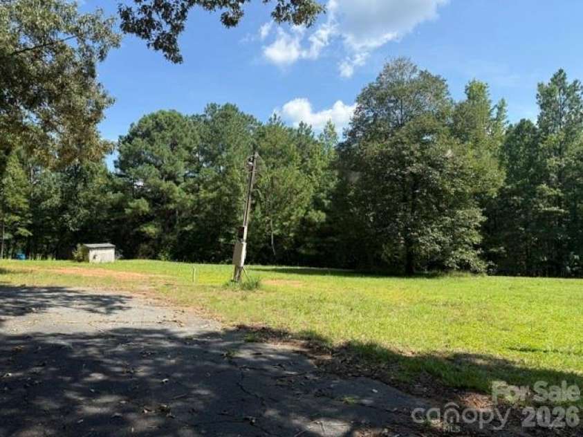 418 We Padgett Road, Bostic, NC 28018.  MLS# CAR4416678, YatesRealty ID 45648. 