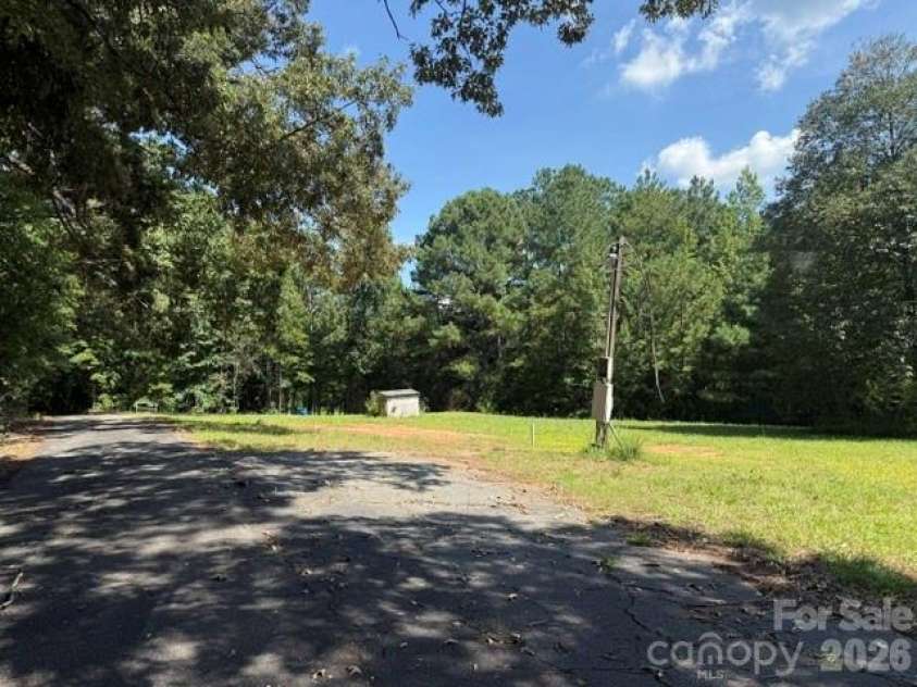 418 We Padgett Road, Bostic, NC 28018.  MLS# CAR4416678, YatesRealty ID 45648. 