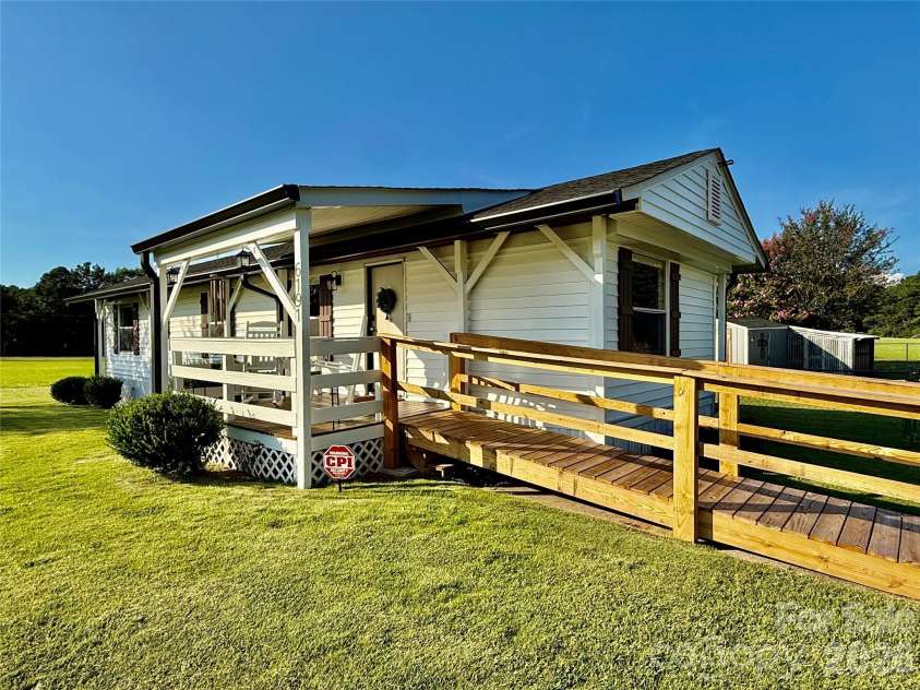 6191 Richburg Road, Great Falls, SC 29055.  MLS# CAR4416692, YatesRealty ID 45649. 